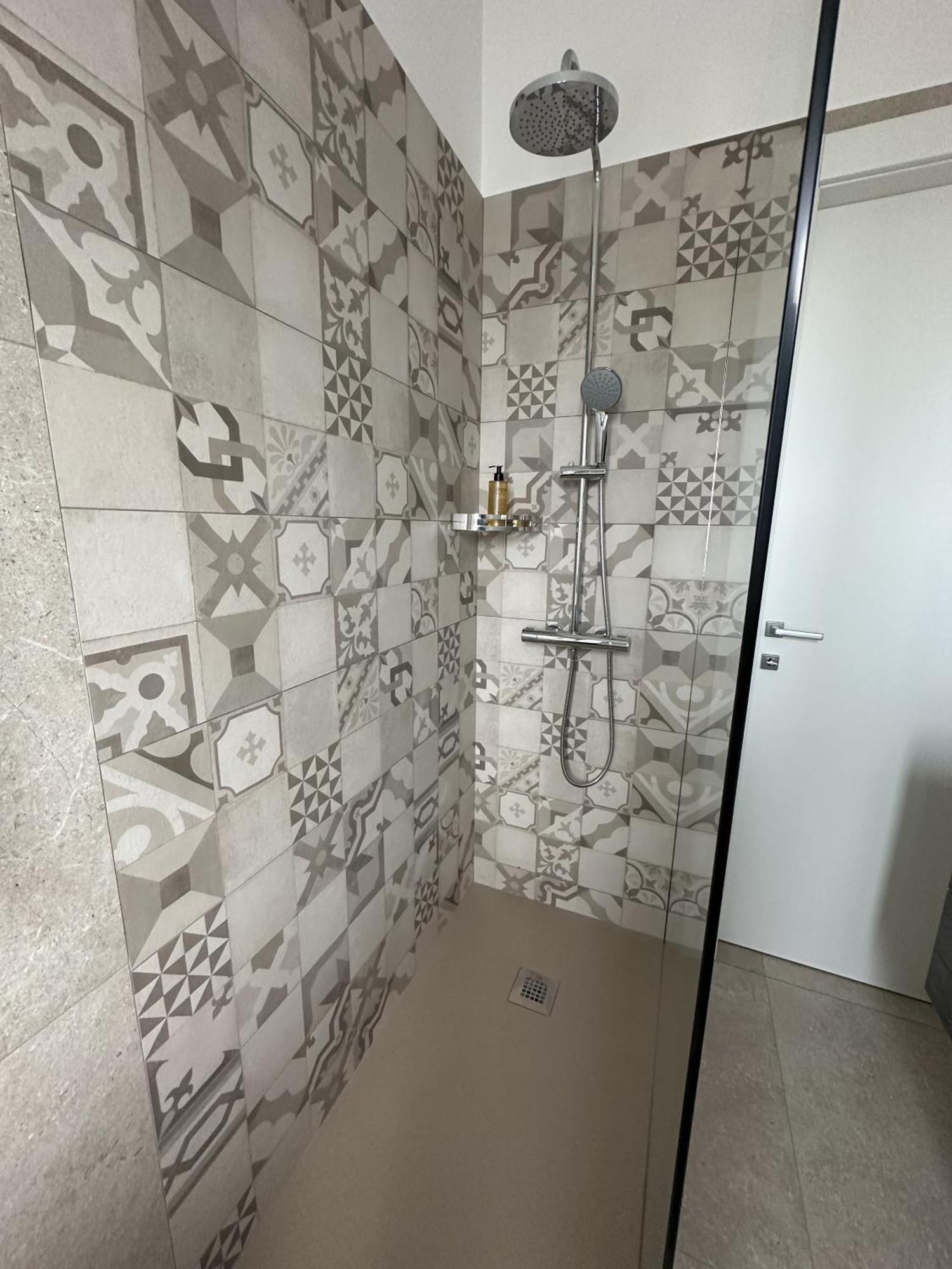 Appartamento Deluxe Fronte Ospedale ليغناغو المظهر الخارجي الصورة